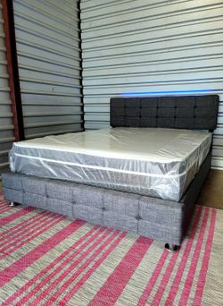 NEW QUEEN-SIZE PILLOW TOP MATTRESS AND BOX SPRING