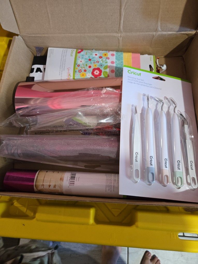 Cricut & Easy Press 2 & Accessories