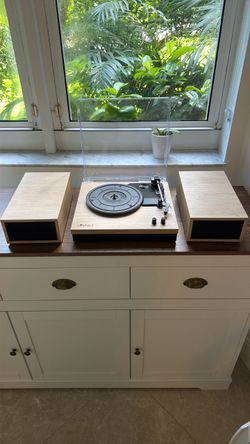 LP N1 Record Player