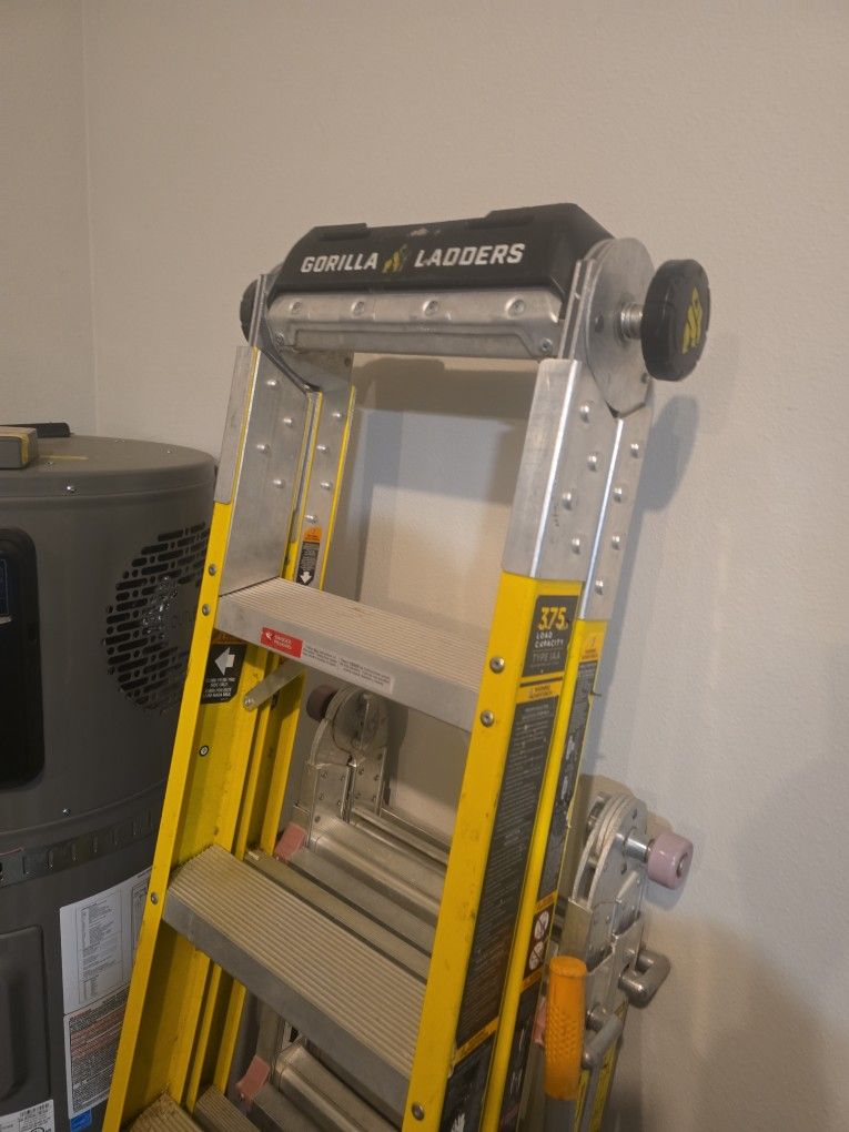 Gorilla Ladder Like New