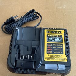 DEWALT 12V MAX/20V MAX Lithium Ion Battery Charger, 4 Amp (DCB1104)