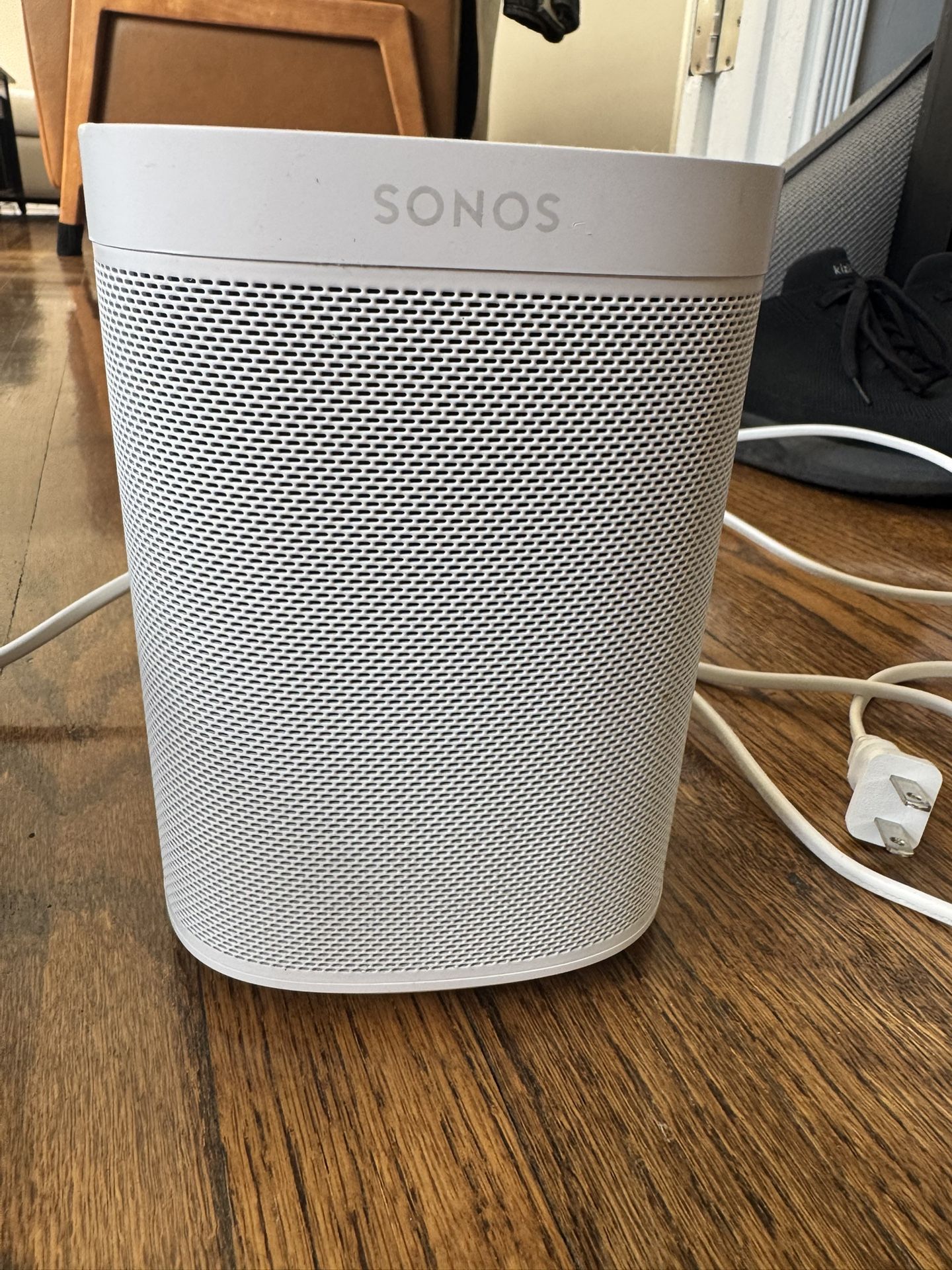 🎵 2 White Sonos One (Gen 2) Smart Speakers – Priced to Sell!