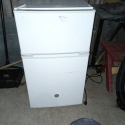 General Electric Mini Refrigerator Freezer