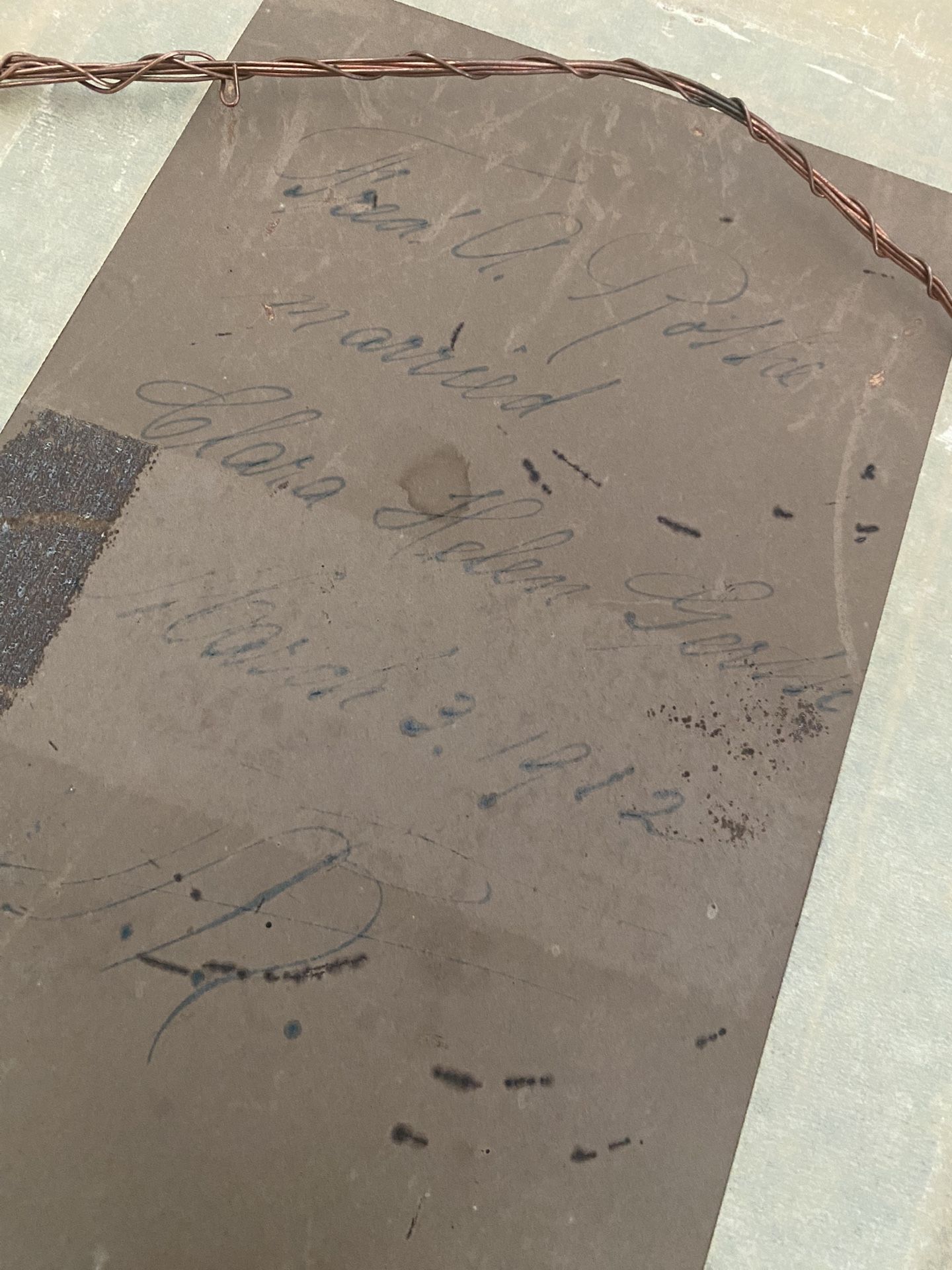 1913 Antique Frame W/ Photo