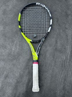 Babolat Aero G tennis racket