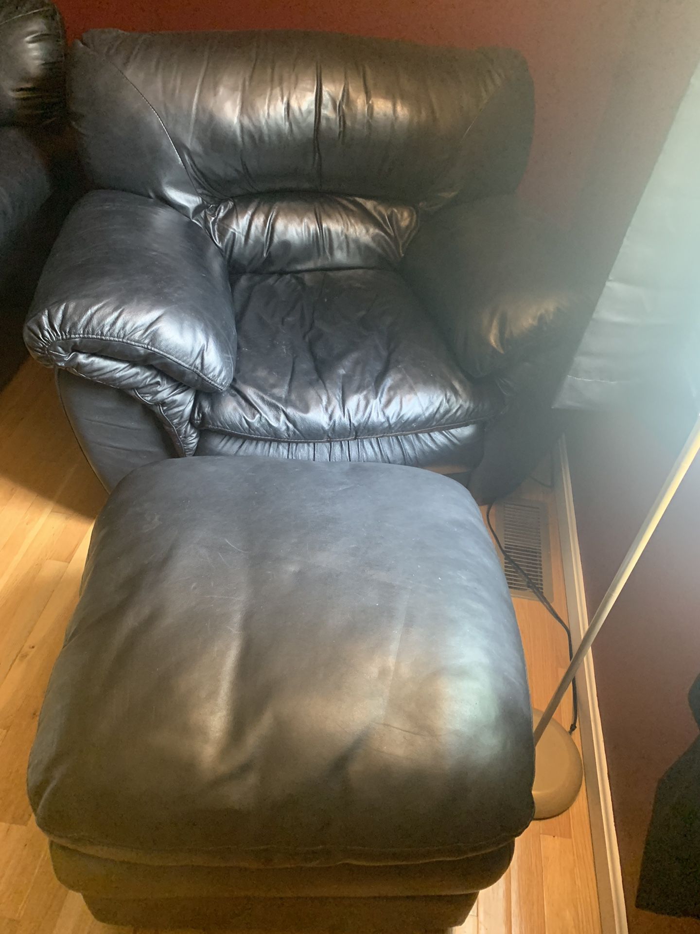 Real Leather, Really Comfy, No Damage! Chair & Ottoman