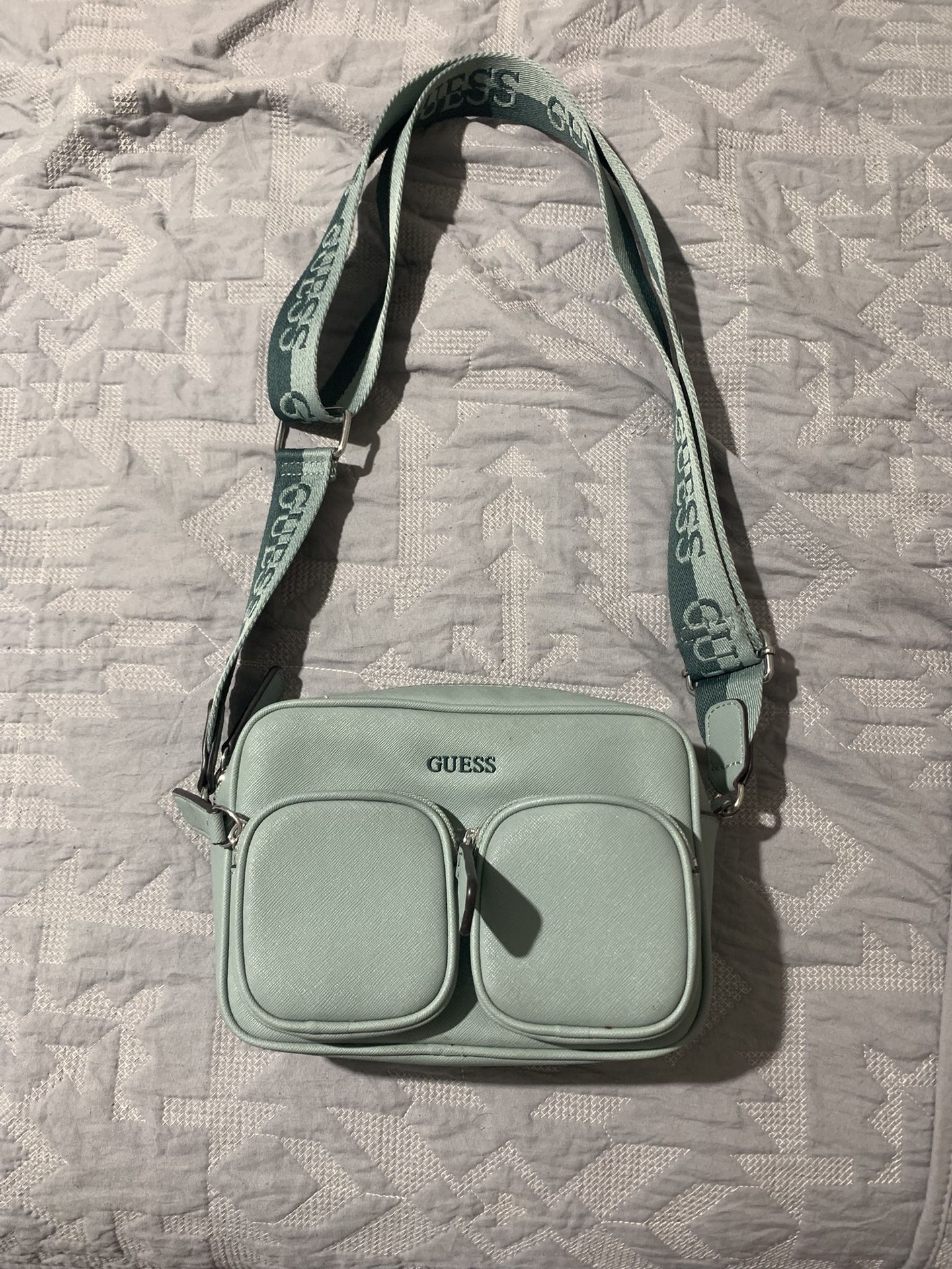 GUESS Shoulder Bag