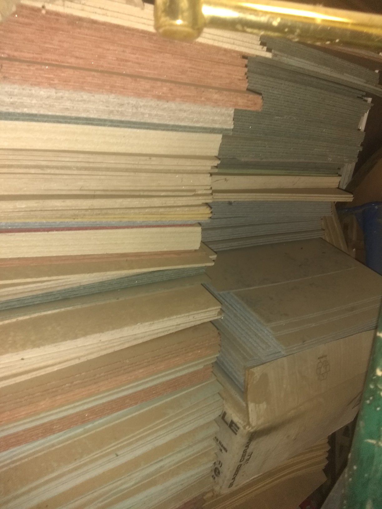 Tile glue down or cement about 300 lbs different colors make offer