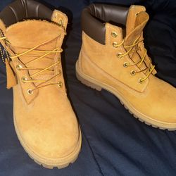 Men’s Timberlands Size 6 