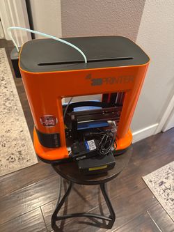 XYZprinting da Vinci Mini Wireless 3D Printer (Powers On / With Power Supply)