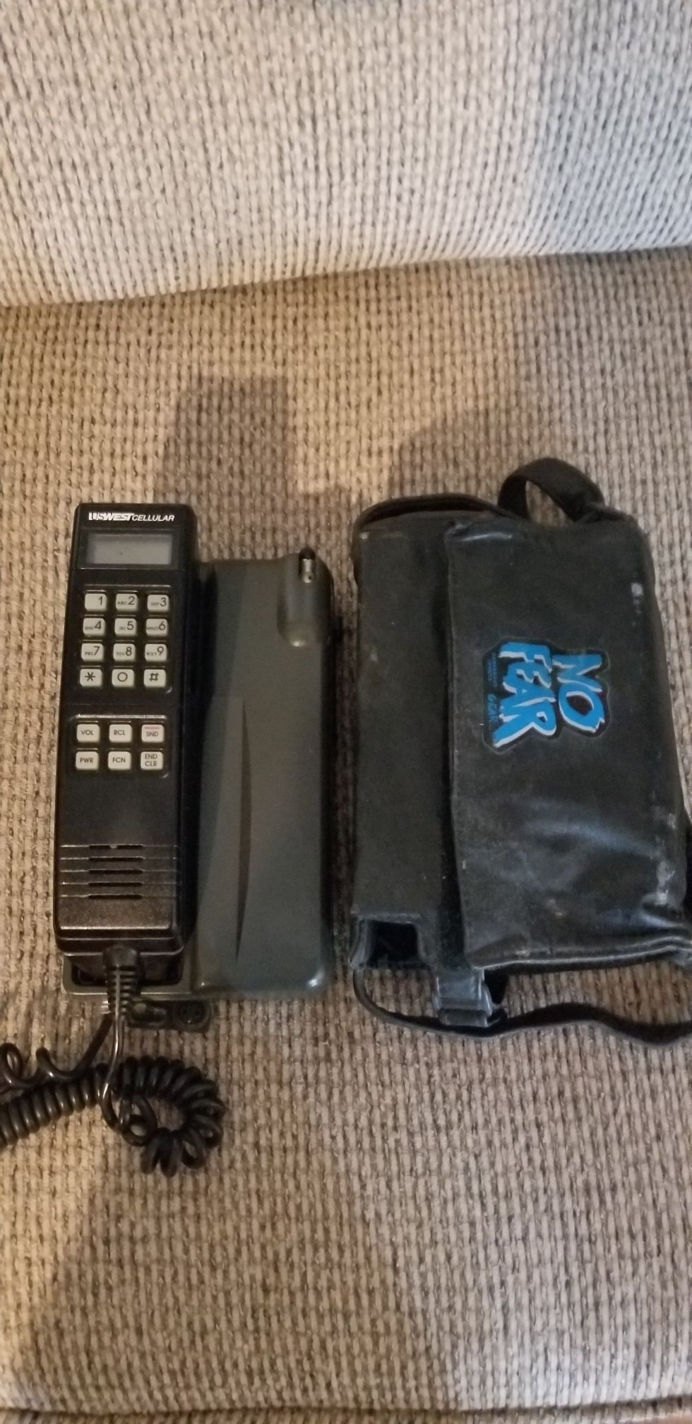 Vintage 80s Mitsubishi diamond tel cell phone with case