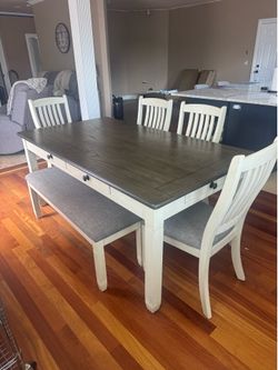 Dining set/ buffet server