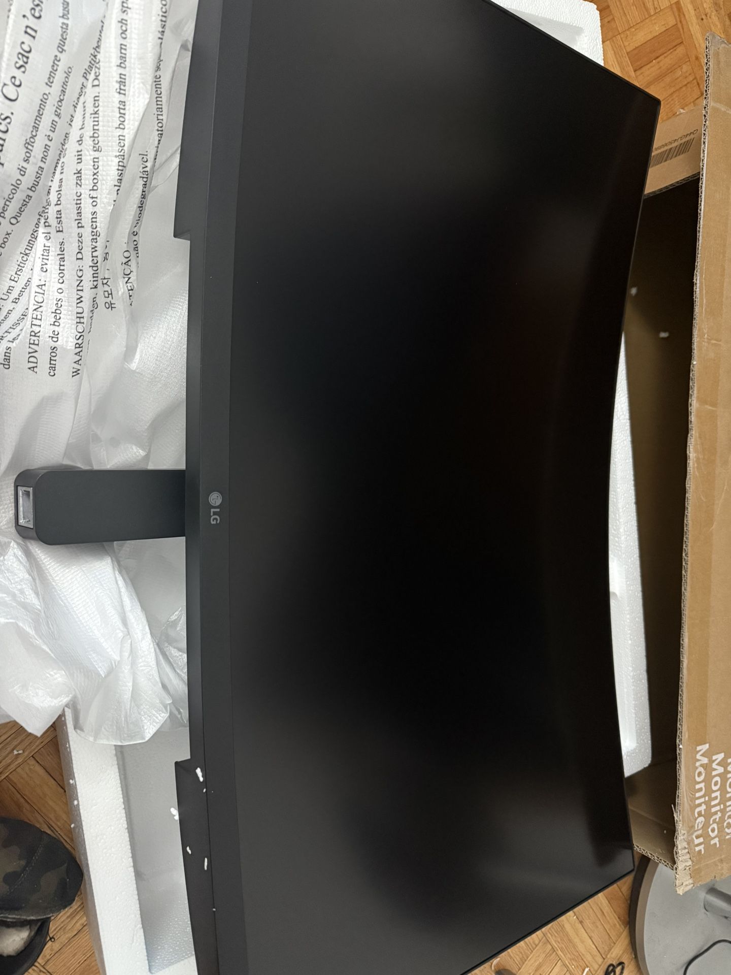 LG 32" 32BR50C-B Curved 100Hz FHD LCD Monitor, Matte Black - Open Box