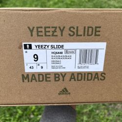 YEEZY SLIDES 
