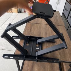 Mount for large, heavy TV