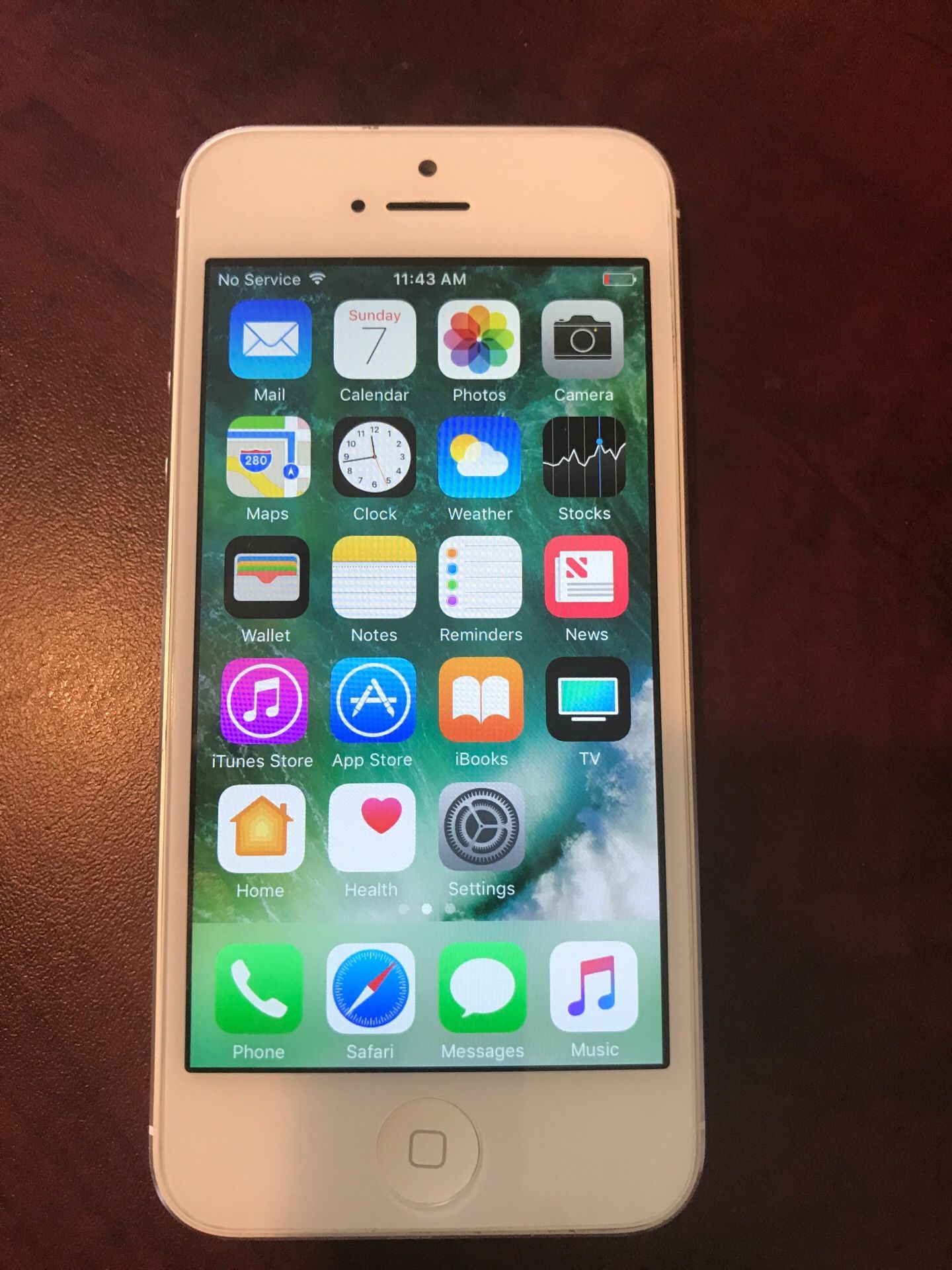IPhone 5 Excellent condition with New Battery