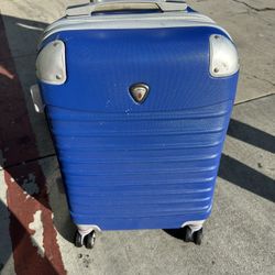 Suitcase Luggage Has 4 Wheels Working Excellent $20