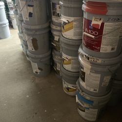 Paint, Exterior Flat Paint $65, Leer Abajo