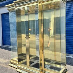 1980s Ello Brass and Mirror Triple Front Glass Vitrine Display Cabinet gold