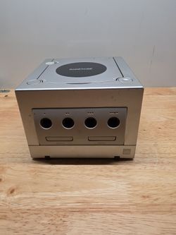 Working platinum GameCube with games