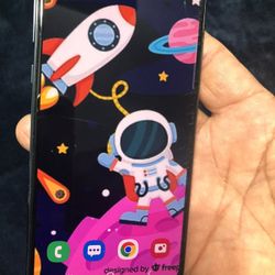 Working Excellent But Has A Crack On Screen Check Pics 