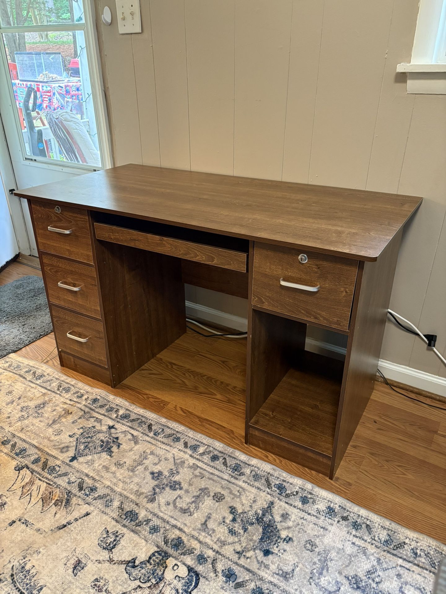 4 Drawer Wooden Desk With Locks