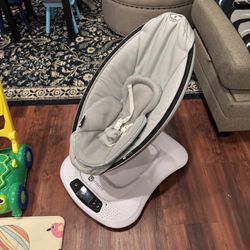 4Moms  MamaRoo 