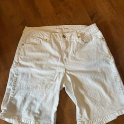 Woman’s Michael Kors Bermuda Shorts Shipping Available 