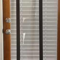 Doggy door insert for sliding door