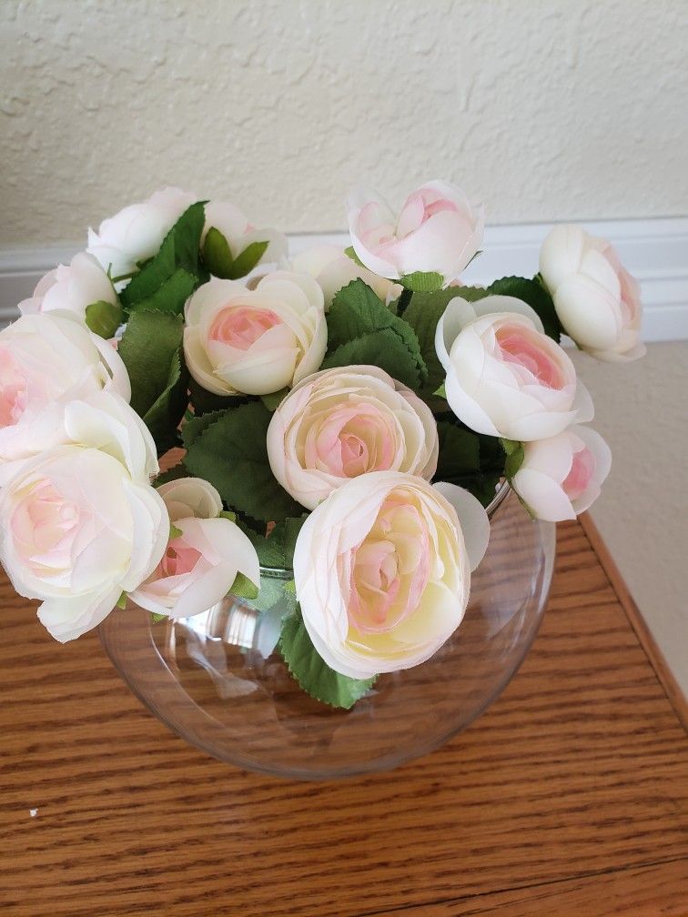 Glass Vase With Flowers 