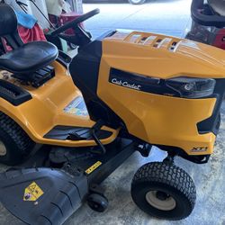 Cub Cadet Riding Lawnmower 
