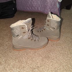 Lowa women's winter boot