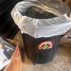 Brand-new Roughneck 32 Gallon Trash Can