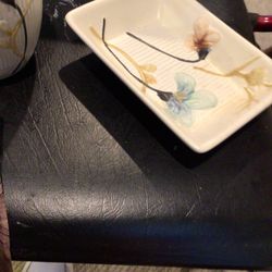 Beautiful Ceramic White Soap Dish With Design And Drinking Glass 