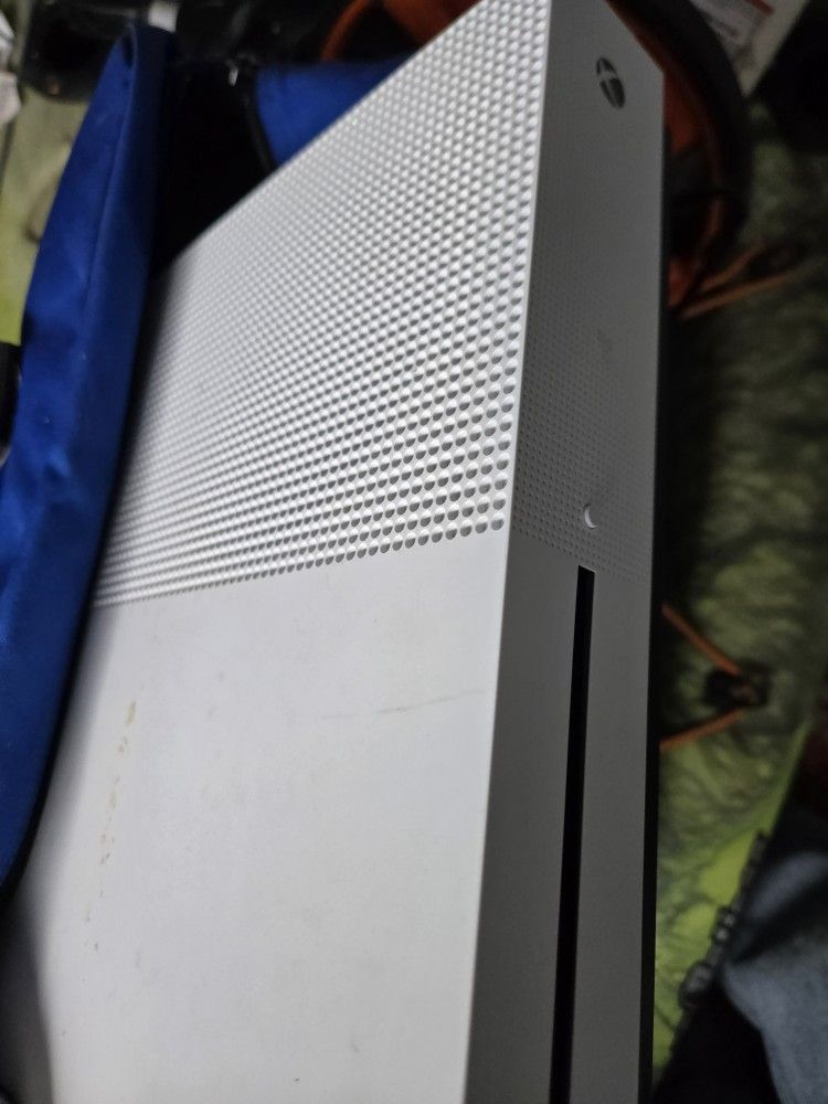 Xbox One S