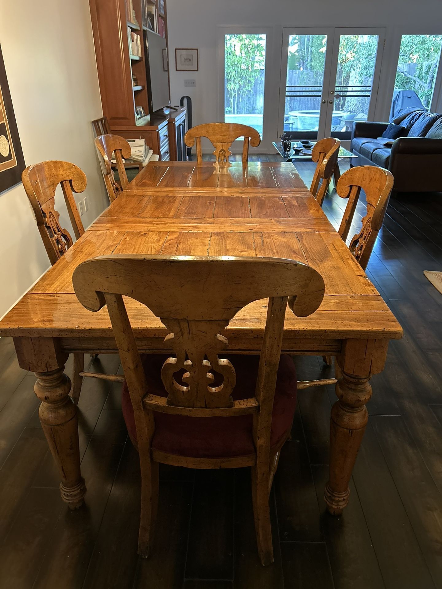 Dining Table & 6 Chairs