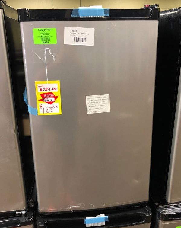 Frigidaire Mini Fridge Model:FFPA4422UMβΌοΈ O878