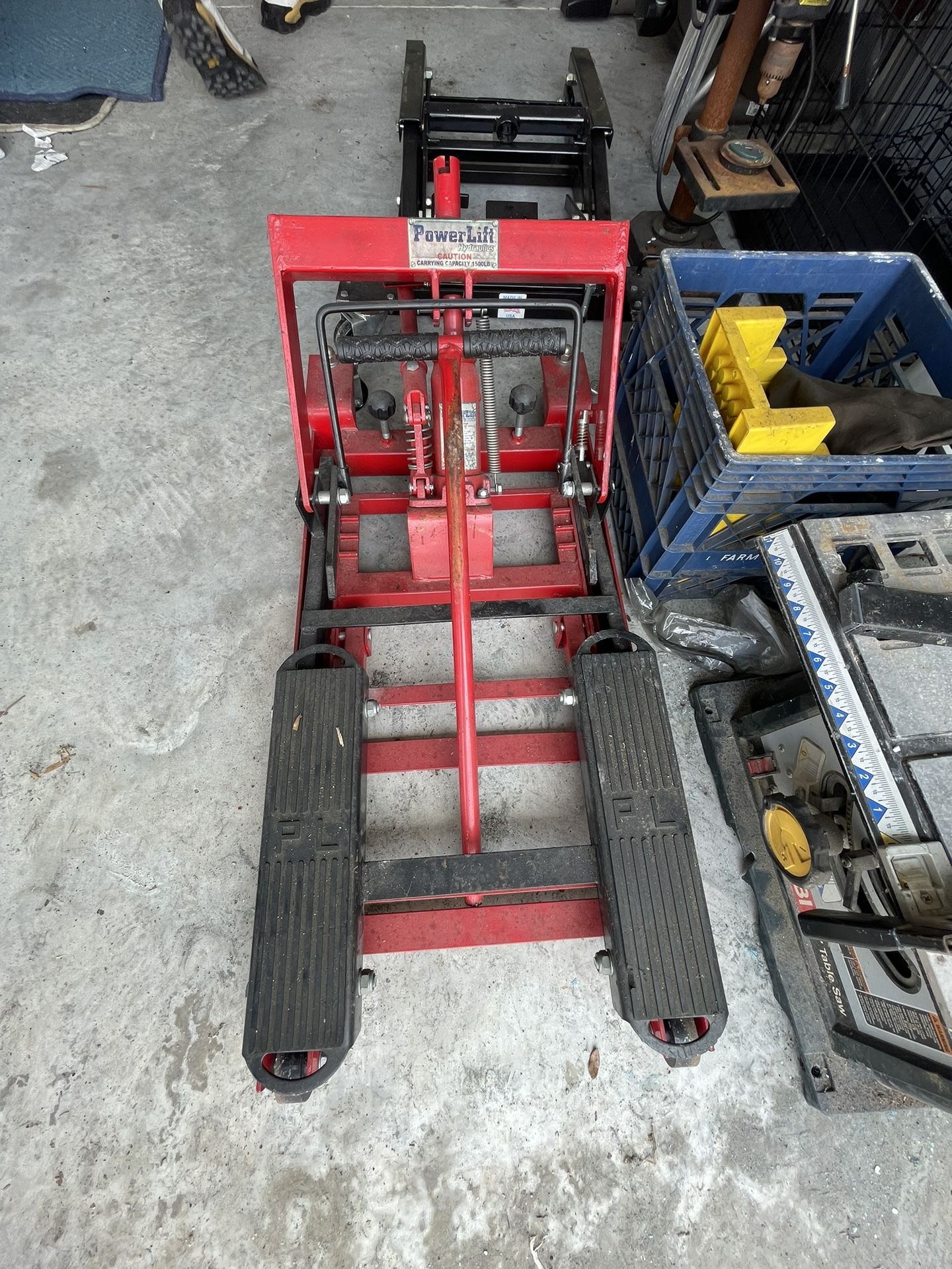 Hydraulic Motorcycle Lift - 1500 Lb Capacity