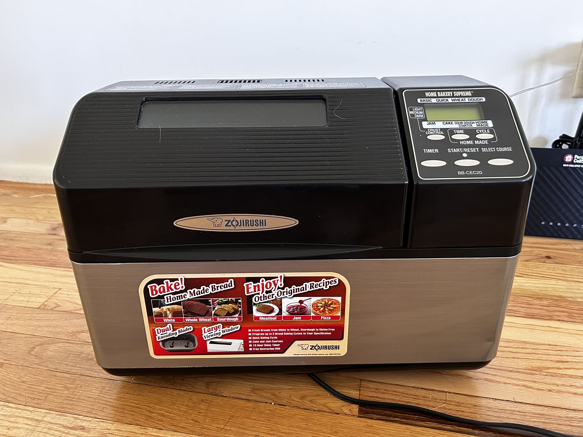 Zojirushi Home Bakery Supreme Breadmaker BBCEC20 for Sale in West Los