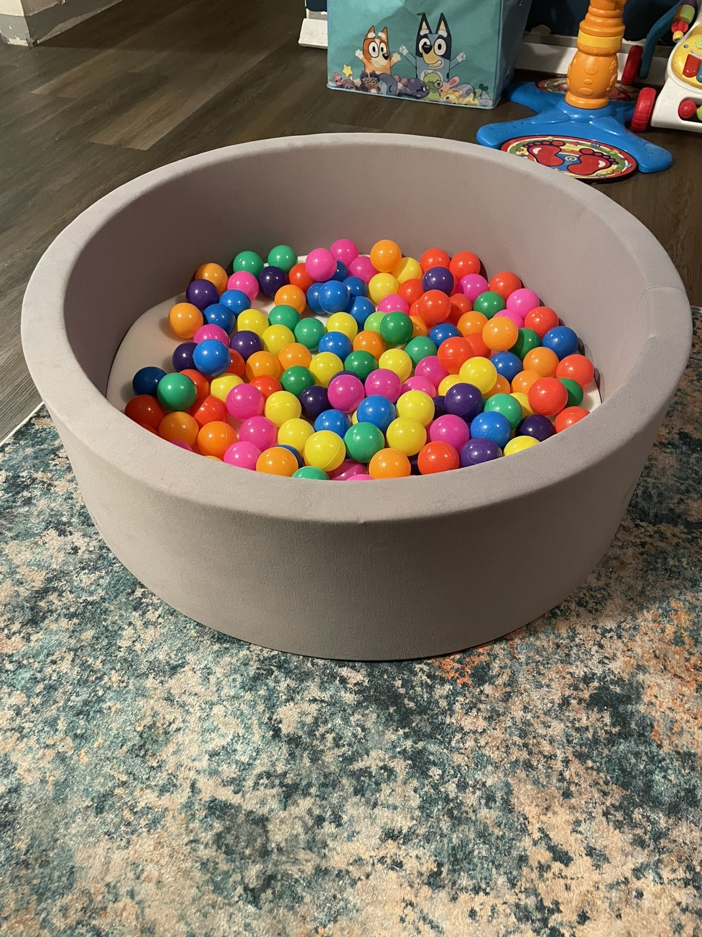 Kids ballpit 