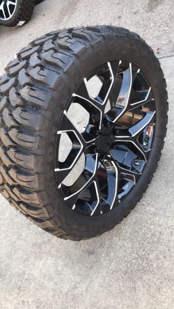 22/9 ⚡️6 lugs✨33/12/50/22✨10 ply 💥4 new wheels 4 new TireS= Free spike lug nuts 💥2 years warranty 💫BIG SALE