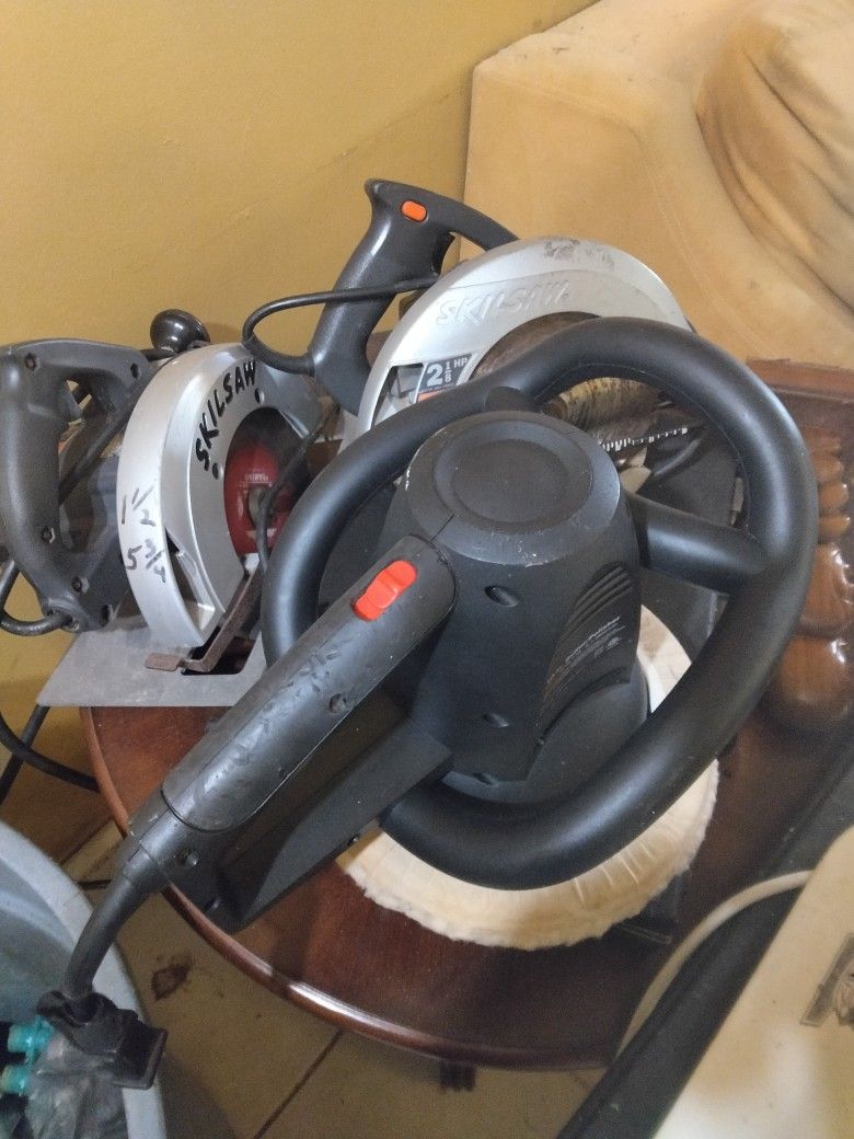 Two Skill Saws And Craftsman Oscillating Buffer With Bad