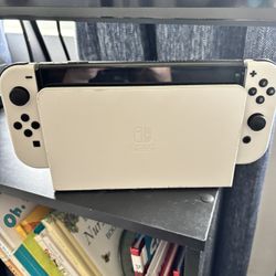 Nintendo Switch OLED Bundle