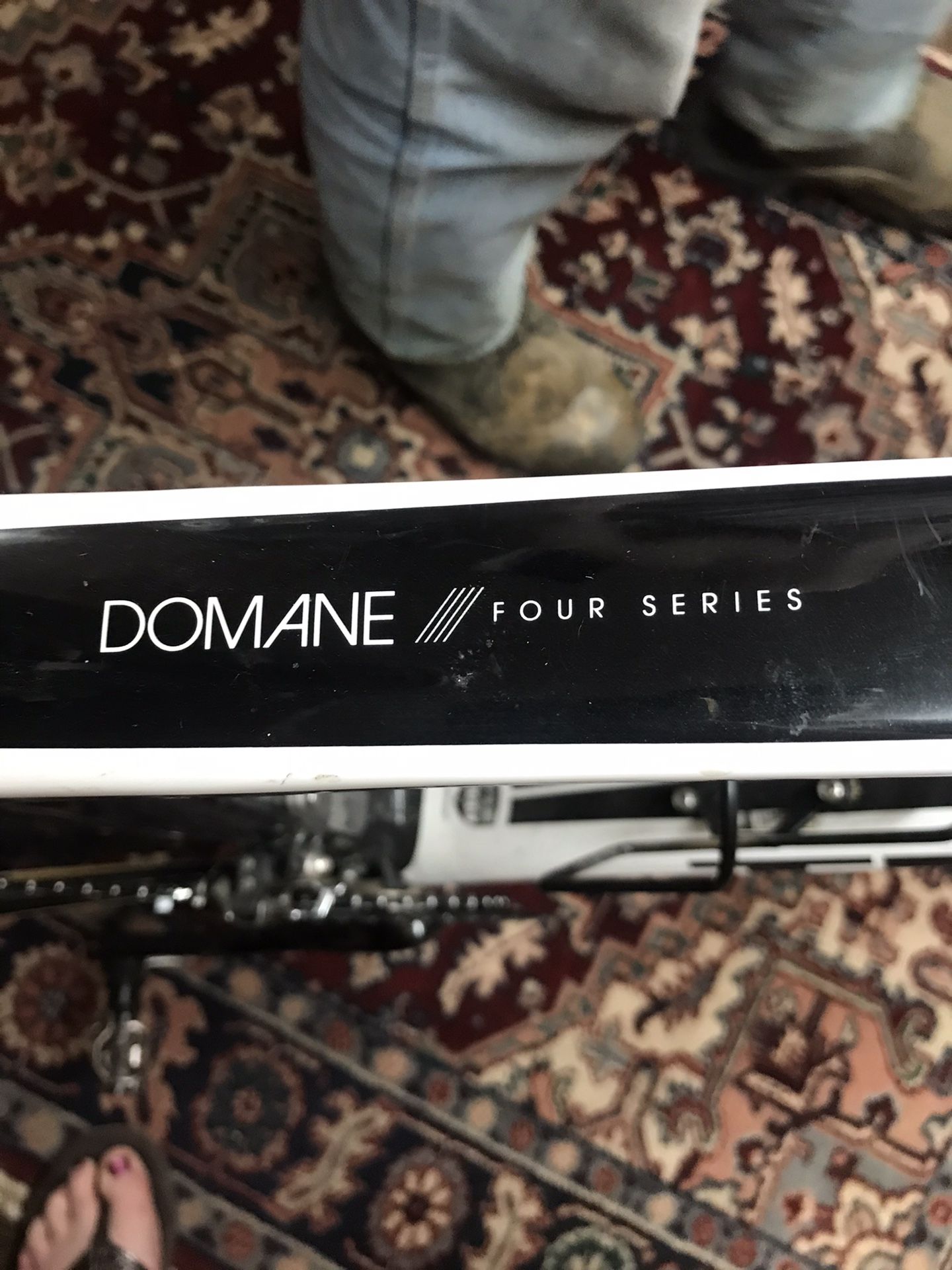Bike carbon Fiber white, Domane Four Series