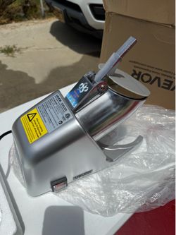 Ice crusher/shaver machine