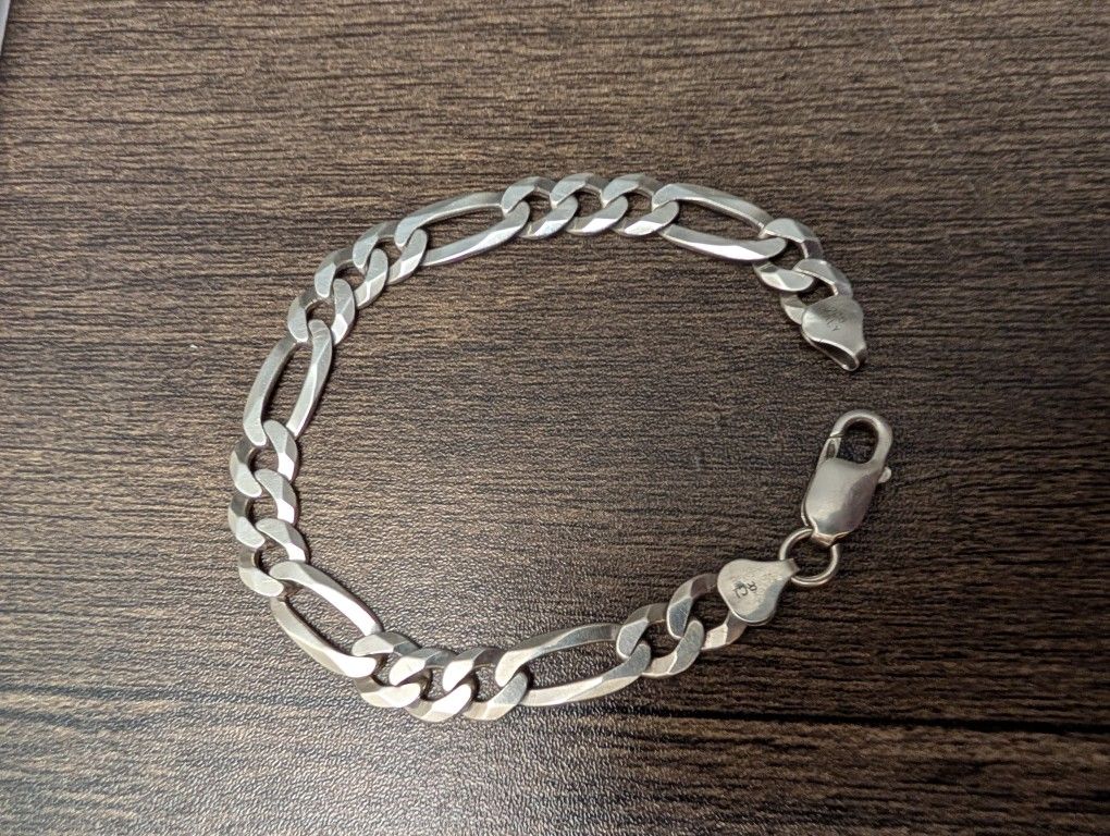 7.8mm Diamond-Cut Figaro Sterling Silver Bracelet