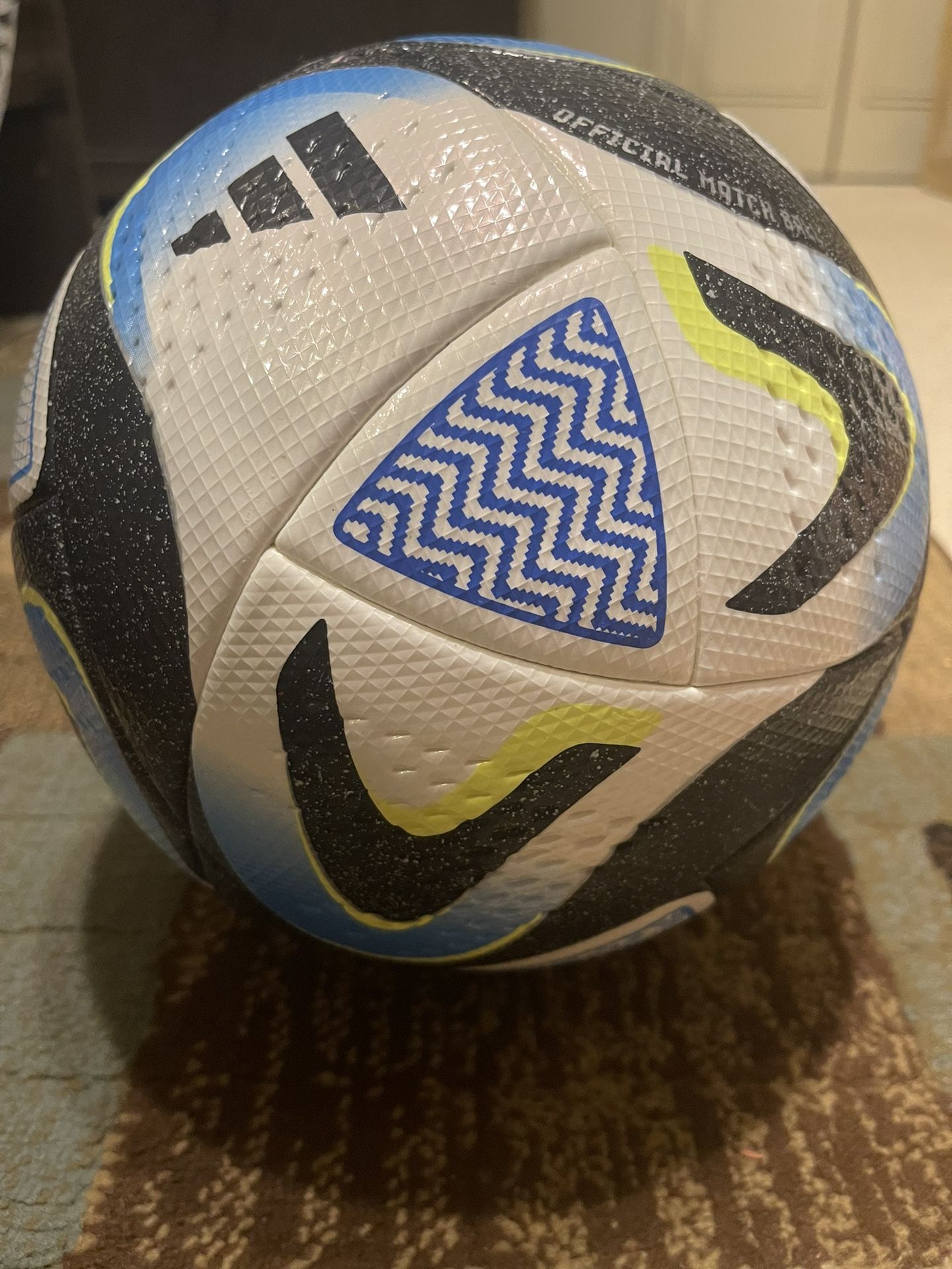 adidas FIFA Women's World Cup 2023 Oceaunz Club Soccer Ball Yellow HZ6932  Sz 5