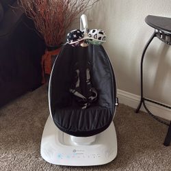 4 Moms Multi-motion Baby Swing (Smart Connectivity)