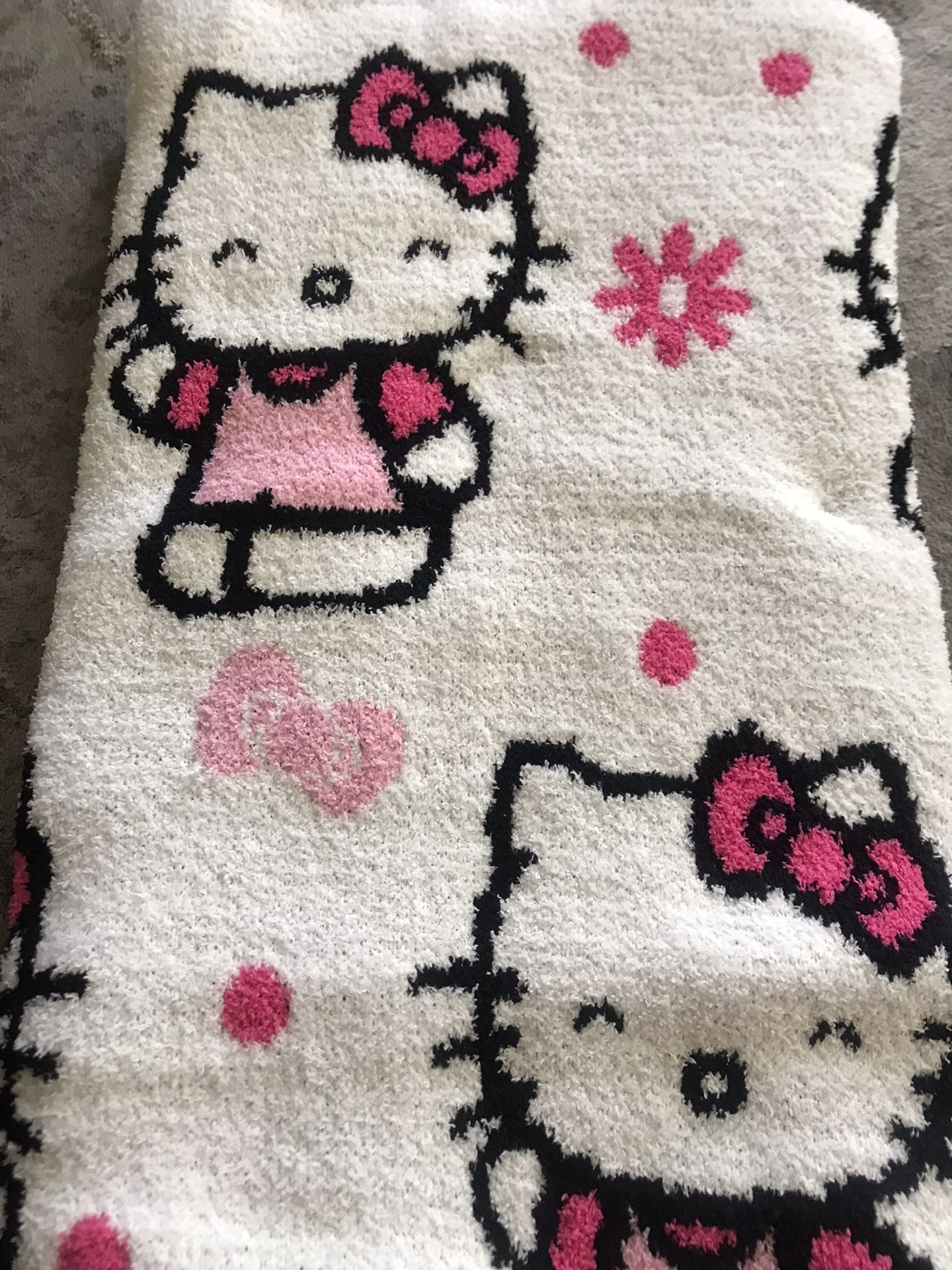 Hello Kitty Soft Throw Blanket 