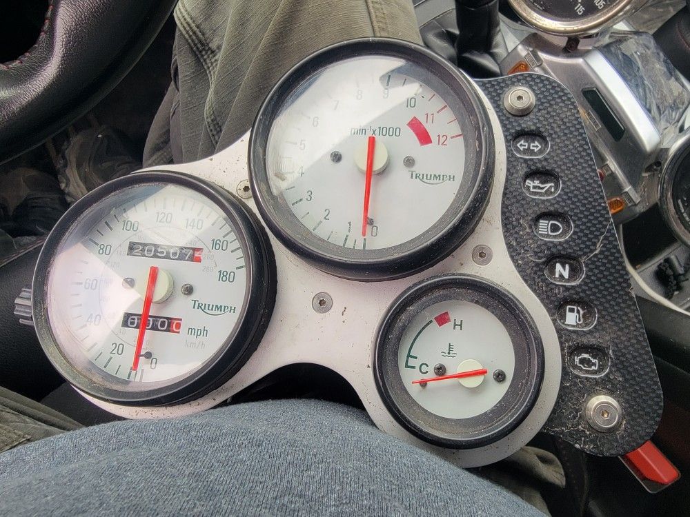 Triumph Speed Triple 955I Cockpit Gauge Cluster